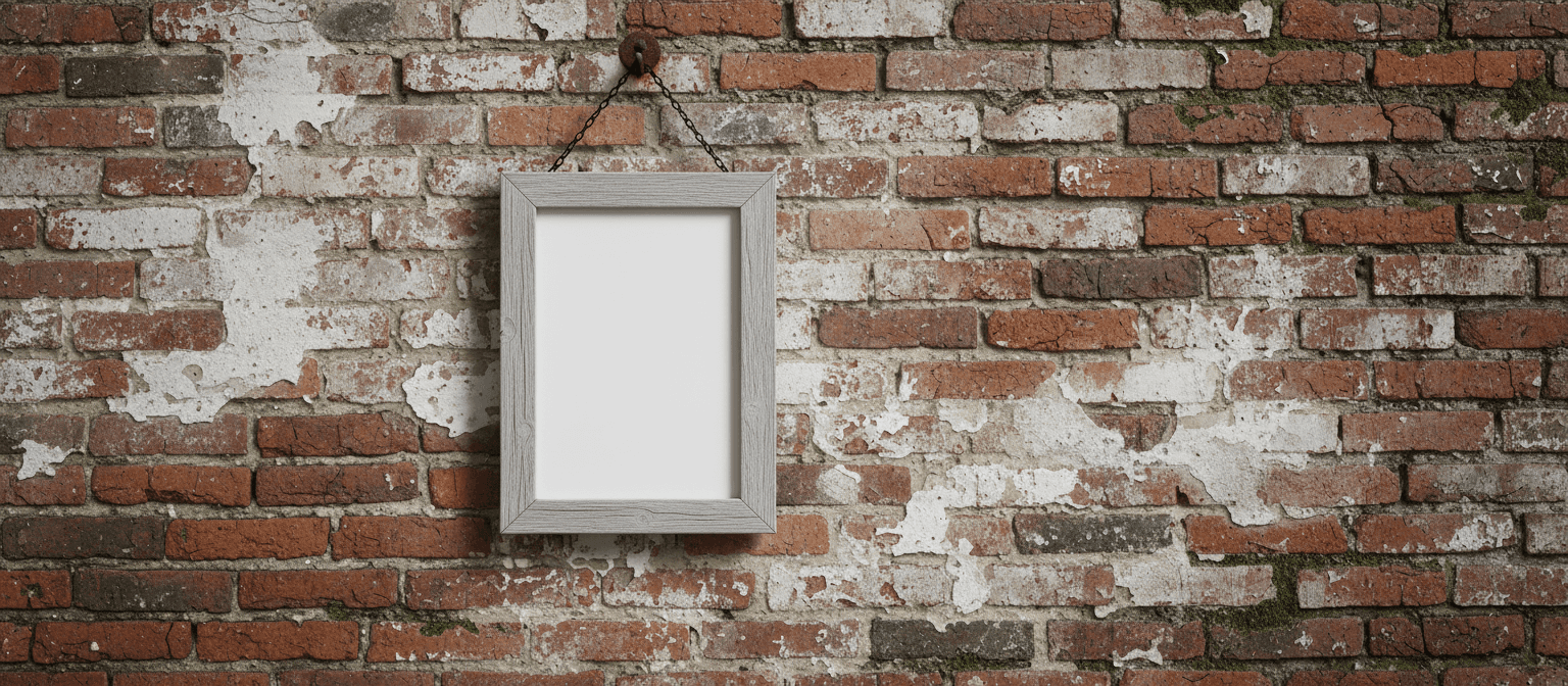 낡은 벽돌 벽에 걸린 텅 빈 액자 목업.