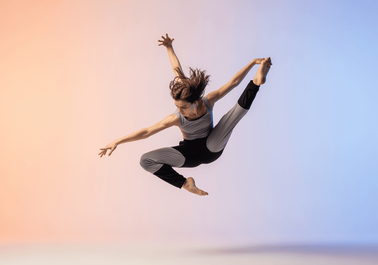 인스타그램 부메랑 루프의 역동적인 움직임을 표현하는 공중에 멈춘 댄서