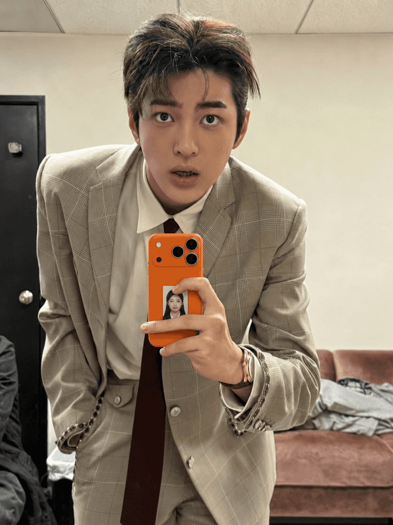 Mirror Photo
